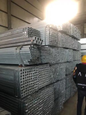 1.5x1.5 ίντσες τετραγωνικό ορθογώνιο κούφιο σιδηροειδές σωλήνα συγκολλημένο μαύρο γαλβανισμένο τετραγωνικό σωλήνα για μικρά εργαλεία