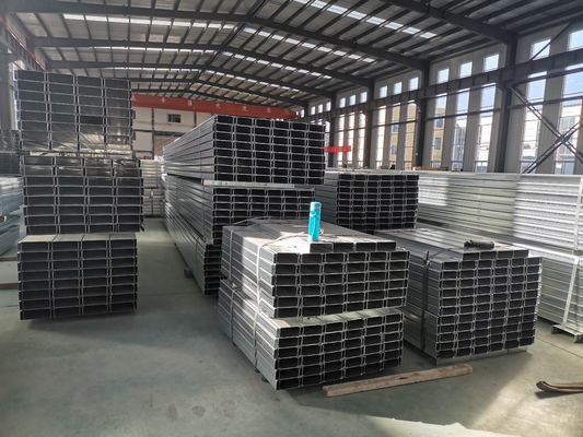 Σιδηρουργική δομή Τάξη C Διάδρομοι 100x50x3mm Ελαφρύ σιδηρουργικό πλαίσιο Εμπορικό δομικό μέγεθος Σιδηρουργικού σιδήρου