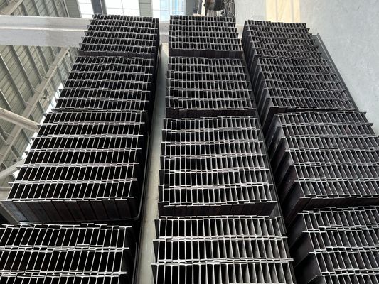 400x200x8-16mm Χάλυβα τεχνικής δομής θερμής έλασης βαρέος φόρτος I δομές βαθμού Q235 για γέφυρες και βαριά μηχανήματα
